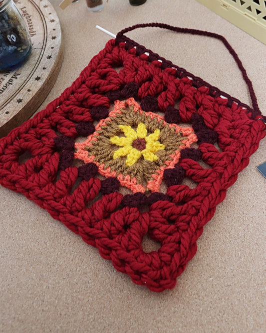 Granny square à suspendre - Bohème