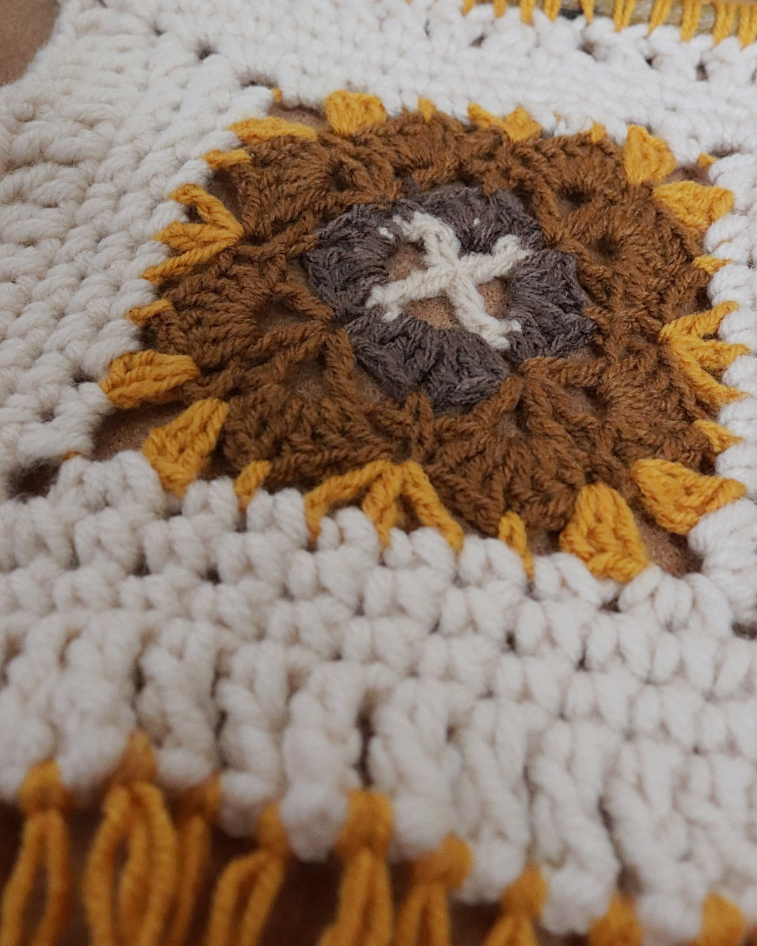 Granny square à suspendre - Golden