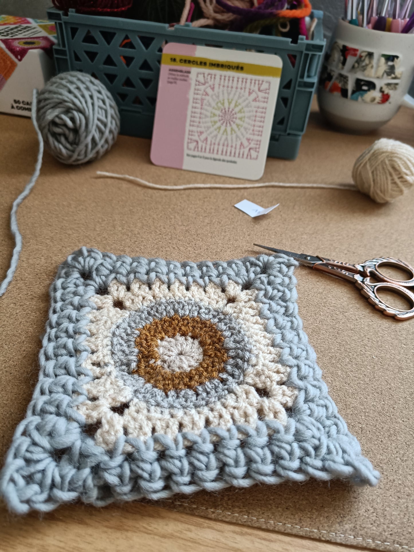 Granny square à suspendre - Snow