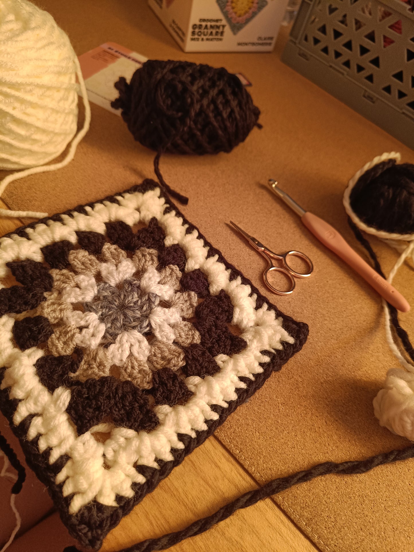 Granny square à suspendre - Hopefully