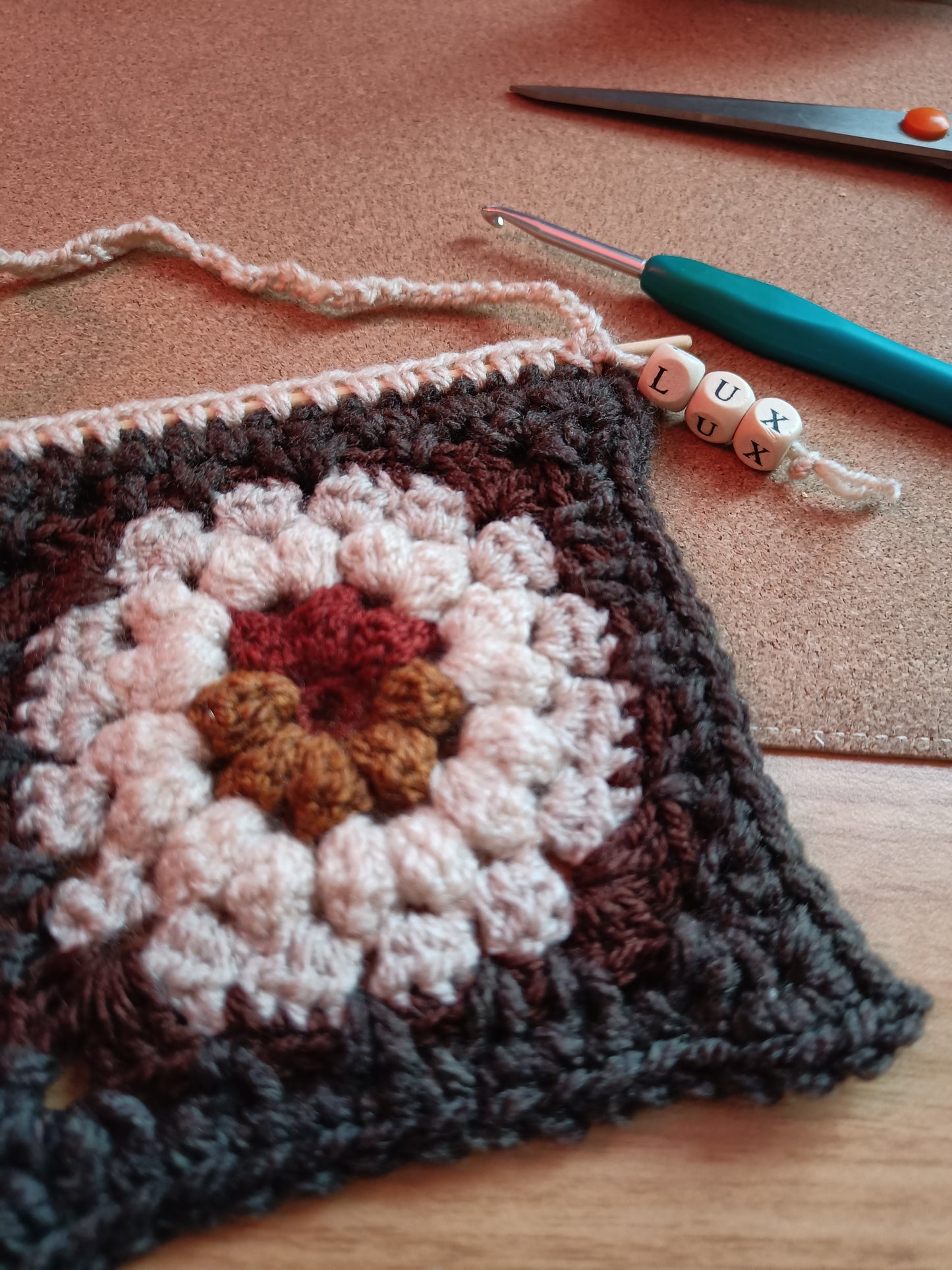 Granny square à suspendre - Lux
