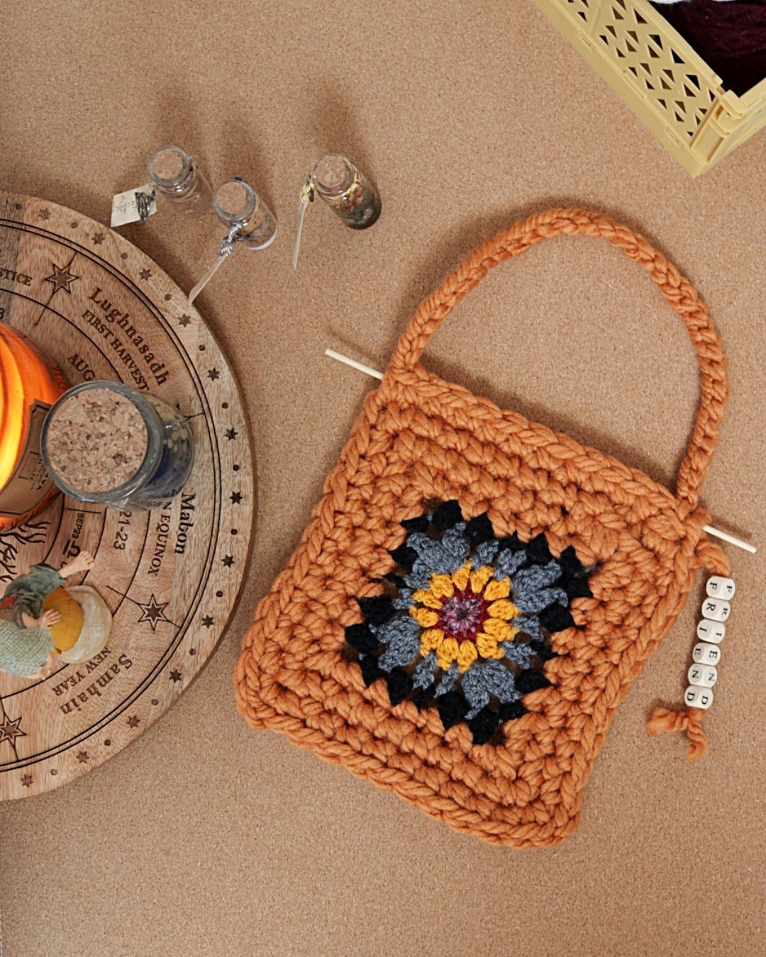 Granny square à suspendre - Friend