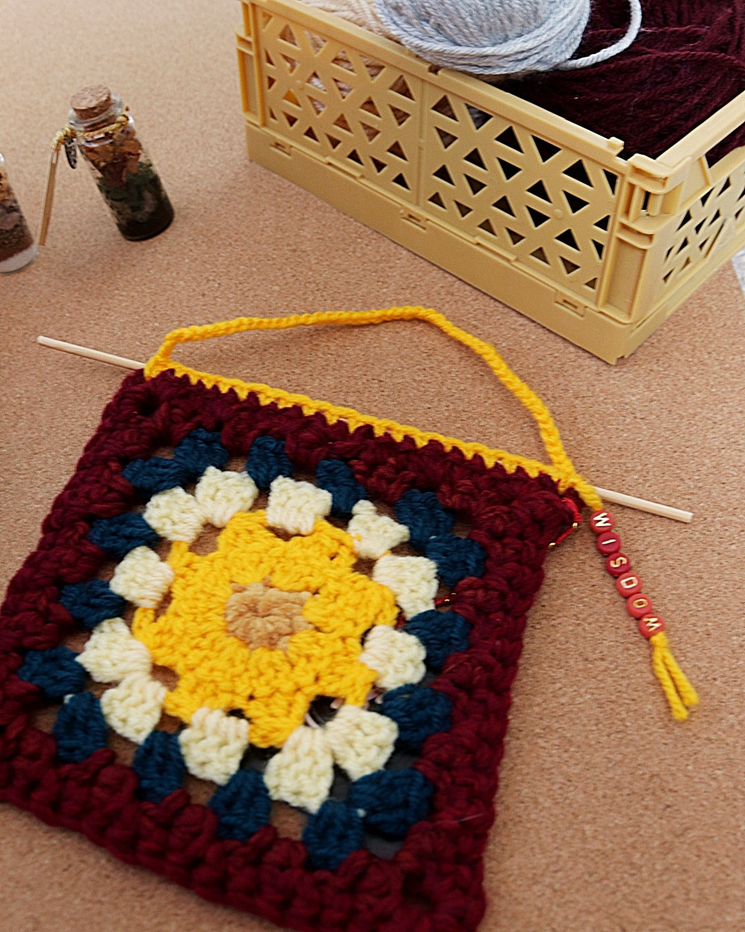 Granny square à suspendre - Wisdom