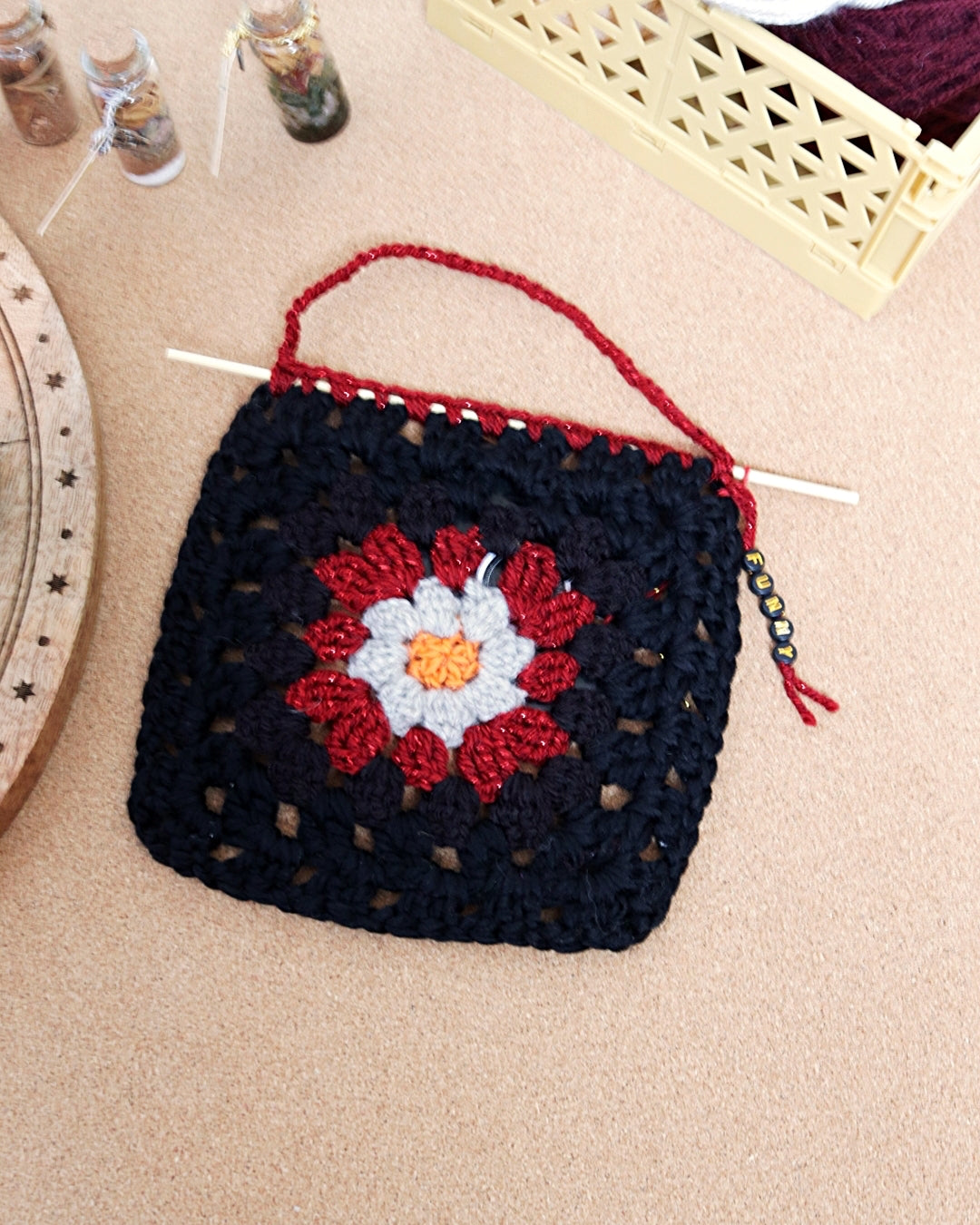Granny square à suspendre - Funny