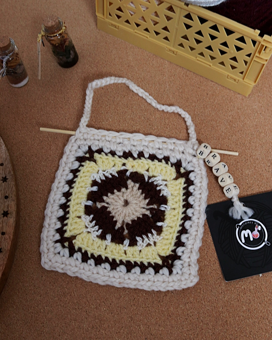 Granny square à suspendre - Brave