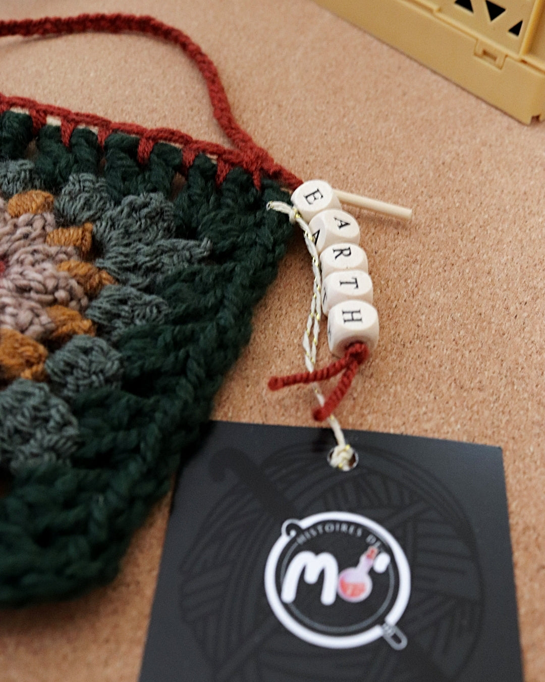 Granny square à suspendre - Earth