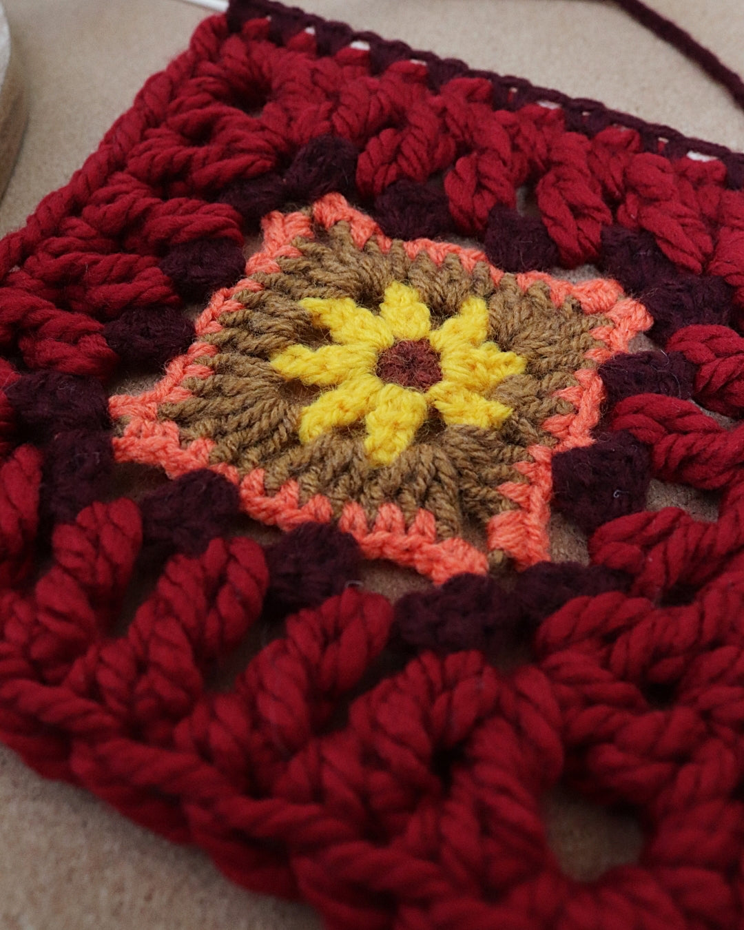 Granny square à suspendre - Bohème